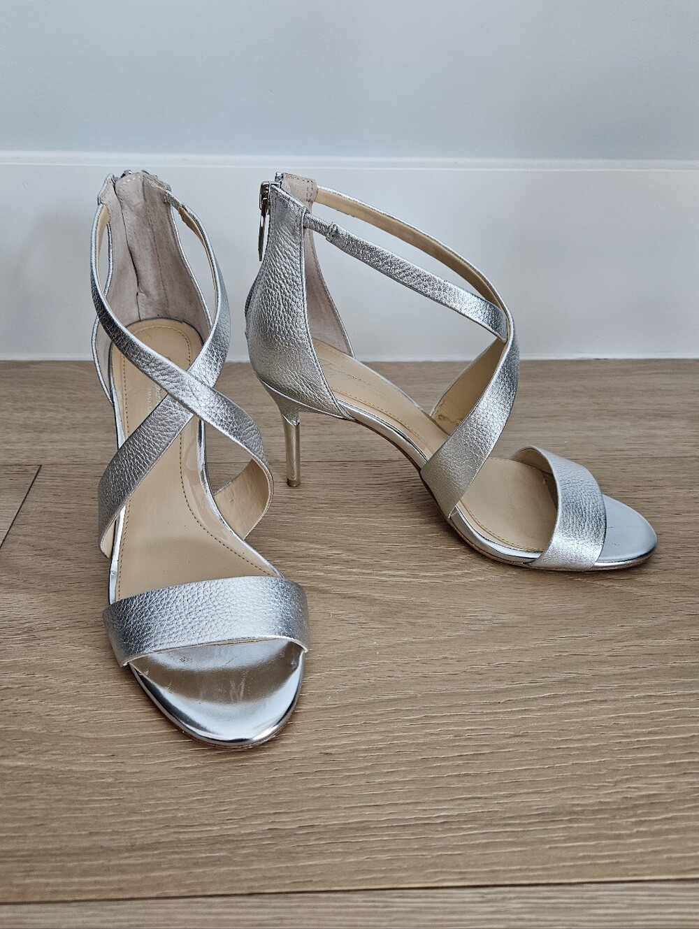 Vince Camuto Pascal2 Silver Leather Heels Size 7.5 EUC